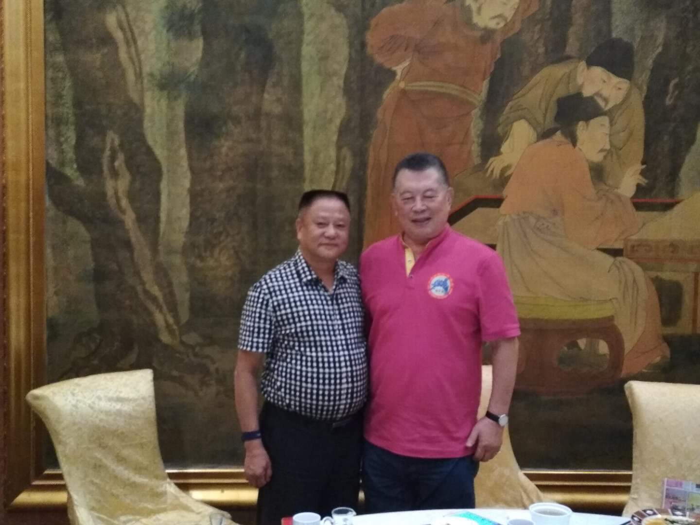 同全球洪门联盟总会长刘会进合影